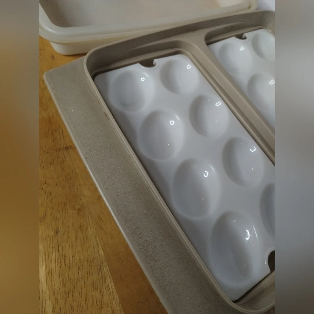 Vintage Tupperware deviled egg keeper